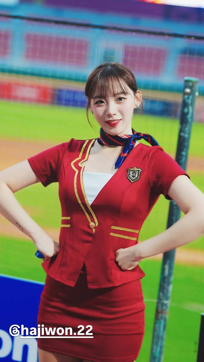 hajiwon.22_20250421_16.jpg 승무원복 입은 하지원 치어리더.mp4