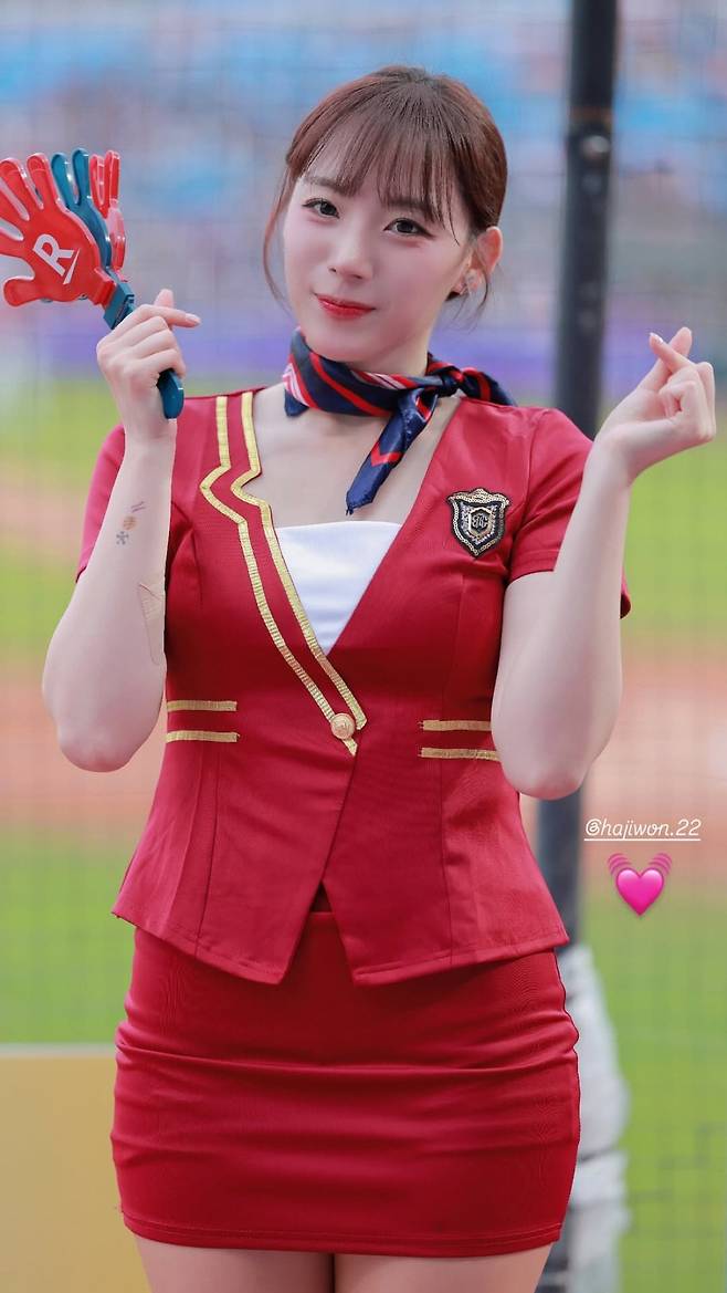 hajiwon.22_20250421_12.jpg 승무원복 입은 하지원 치어리더.mp4