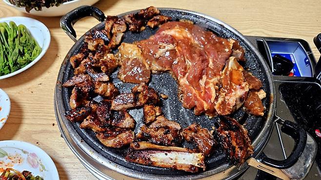 20250420_205540.jpg 집에서 돼지갈비집 느낌을 내고 싶을땐?