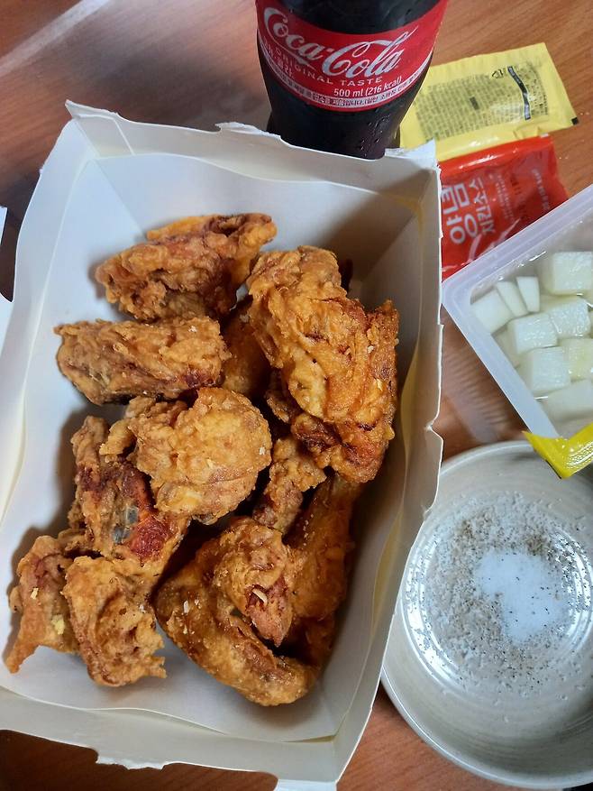 20250421_174702.jpg 맨날 보끔밥 보끔밥 존나 가소롭구나 .....