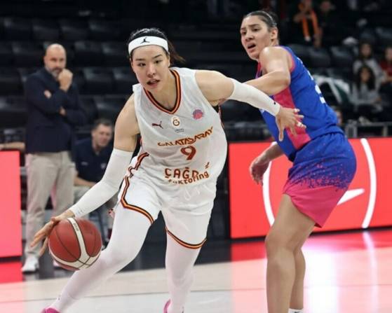 튀르키예 갈라타사라이에서 뛰다가 청주 KB로 복귀한 박지수. [사진 FIBA]