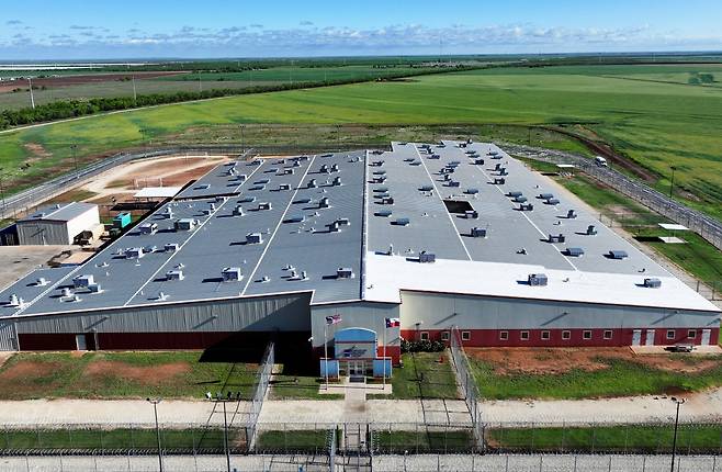 베네수엘라 이민자들이 구금돼 있는 미국 텍사스주 소재 블루보넷 구치소. 로이터연합뉴스