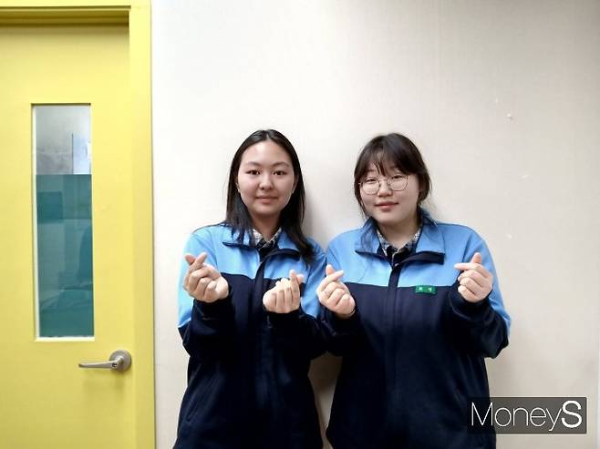 (왼쪽부터)지난해 라이키 활동에 참여한 고윤서 학생, 최연 학생./사진=머니S 강한빛 기자
