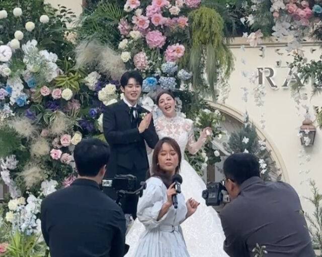 에일리의 결혼식에서 백지영이 '내 귀의 캔디' 곡을 불렀다. / 고원희 SNS 캡처