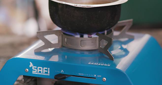 삼성전자가 케냐에 지원한 쿡스토브. 삼성전자 제공