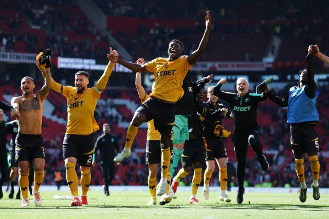 21일 EPL 33라운드 맨유전에서 승리한 뒤 기뻐하는 울버햄프턴 선수들. 로이터연합뉴스