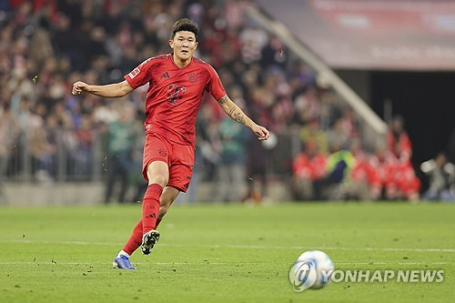 이적시장 전문 기자 파브리치오 로마노가 21일(한국시간) 김민재가 바이에른 뮌헨을 떠날 수 있다고 전했다.   바이에른 뮌헨 소식을 전하는 'FC바이에른 브라릴레이루'는 이를 인용하면서 김민재가 여름에 뮌헨을 떠날 가능성이 있으며 현실적인 일이라고 밝혔다. 연합뉴스