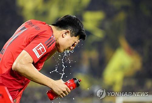 이적시장 전문 기자 파브리치오 로마노가 21일(한국시간) 김민재가 바이에른 뮌헨을 떠날 수 있다고 전했다.&nbsp;  바이에른 뮌헨 소식을 전하는 'FC바이에른 브라릴레이루'는 이를 인용하면서 김민재가 여름에 뮌헨을 떠날 가능성이 있으며 현실적인 일이라고 밝혔다.&nbsp;연합뉴스