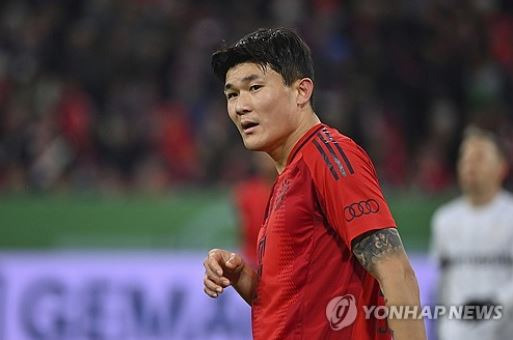 이적시장 전문 기자 파브리치오 로마노가 21일(한국시간) 김민재가 바이에른 뮌헨을 떠날 수 있다고 전했다.   바이에른 뮌헨 소식을 전하는 'FC바이에른 브라릴레이루'는 이를 인용하면서 김민재가 여름에 뮌헨을 떠날 가능성이 있으며 현실적인 일이라고 밝혔다. 연합뉴스