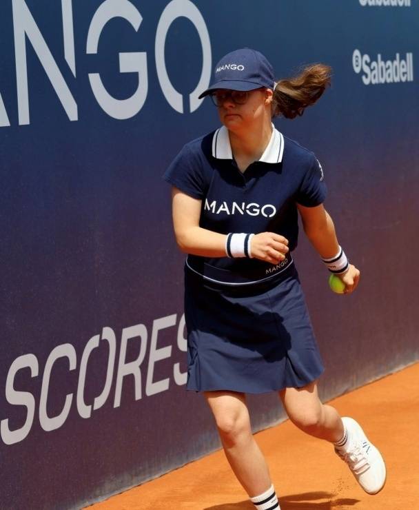 바르셀로나 오픈 볼 키드를 맡은 보노미 [바르셀로나 오픈 대회 소셜 미디어 사진. 재판매 및 DB 금지]