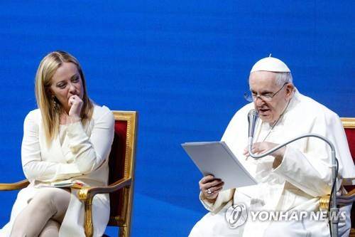 이탈리아 멜로니 총리와 생전 프란치스코 교황 [EPA 연합뉴스 자료사진. 재판매 및 DB 금지]