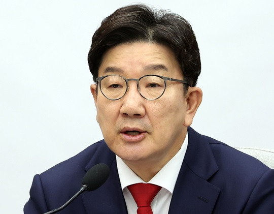 권성동 국민의힘 원내대표가 오늘(22일) 국회에서 열린 원내대책회의에서 발언을 하고 있다. (출처 : 뉴시스)