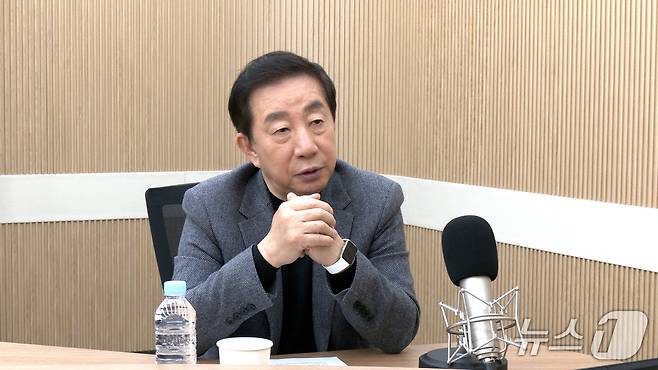 김성태 전 국민의힘 의원이 22일 뉴스1TV '팩트앤뷰'에 출연해 질문에 답하고 있다.