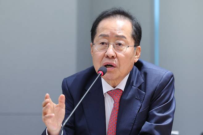 사진은 홍준표 국민의힘 대선 경선 후보가 22일 서울 용산구 대한의사협회에서 열린 간담회에서 발언하는 모습. /뉴스1