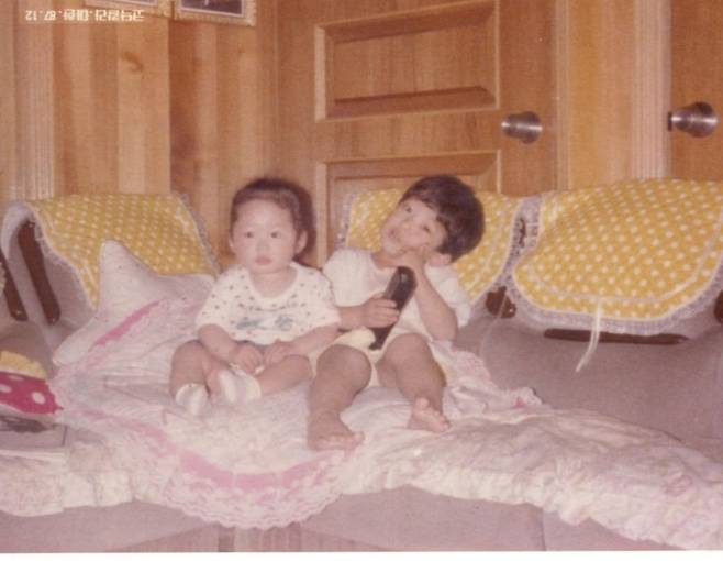 침착맨과 통닭천사 어린시절 사진.jpg