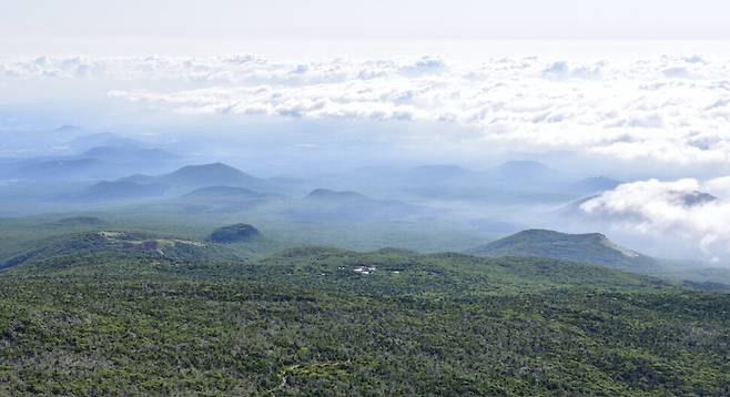 한라산 전경. 한라산국립공원관리소 누리집