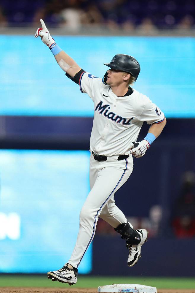 <yonhap photo-2628="">22일(한국시간) 신시내티전에서 홈런을 터트린 스타워스. [AFP=연합뉴스]</yonhap>