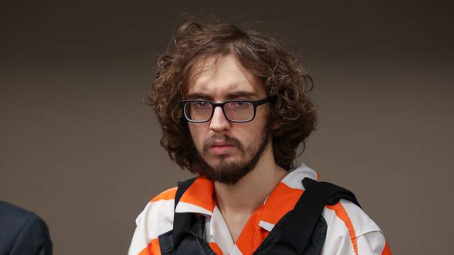 21일(현지시간) 텍사스주 법원에 출석한 총격범 패트릭 크루시어스