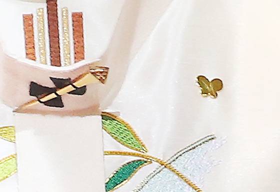 교황의 왼쪽 가슴에 달린 ‘희망나비’ 브로치. 위안부 피해자 할머니들이 선물한 것이다. [중앙포토]