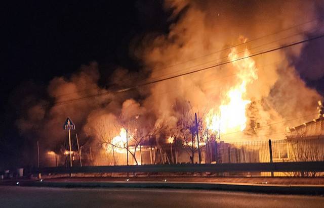 ▲ 지난해 12월 4일 새벽 김복례, 안중순씨의 홍천 자택이 불에 타고 있는 모습.