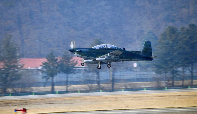 KA-1 공중통제공격기. 공군 제공