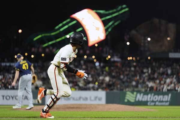 이정후는 7회 1타점 3루타를 기록했다. 사진= AP= 연합뉴스 제공