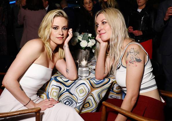 크리스틴 스튜어트(왼쪽)와 그의 동성 연인 딜런 메이어. [게티이미지]