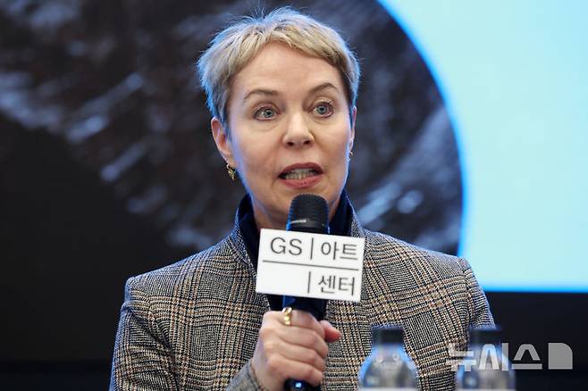 [서울=뉴시스] 박진희 기자 = 아메리칸 발레 시어터(ABT) 예술감독 수전 재피가 22일 서울 강남구 GS아트센터에서 창단 85주년 맞아 13년만에 내한하여 'GS아트센터 개관 공연 아메리칸 발레 시어터(ABT) 기자간담회'를 하고 있다. 2025.04.22. pak7130@newsis.com