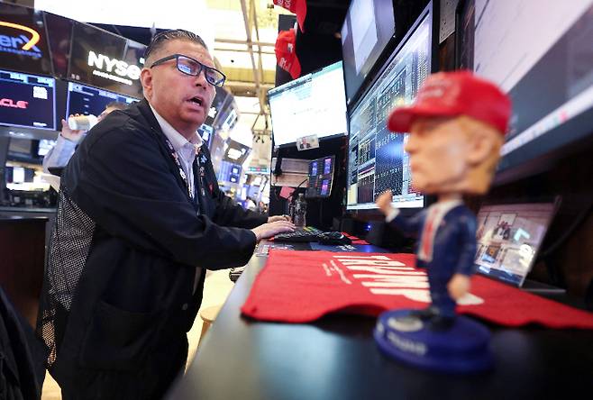 뉴욕증권거래소의 트레이더. 연합뉴스