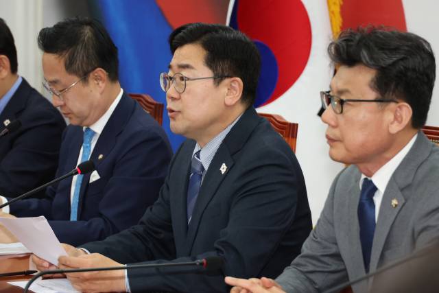 ▲더불어민주당 박찬대 당대표 직무대행 겸 원내대표가 22일 서울 여의도 국회에서 열린 원내대책회의에서 발언하고 있다. ⓒ연합뉴스