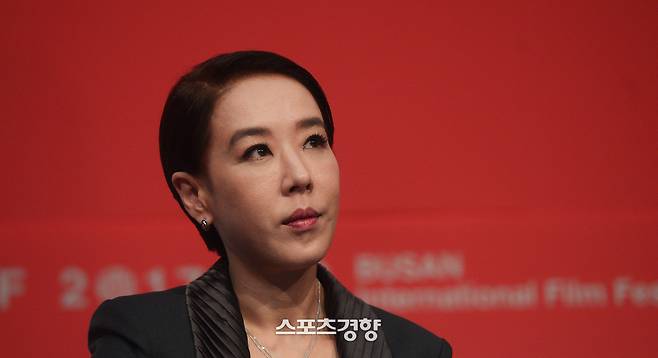 배우이자 강수연 집행위원장의 생전 모습. 사진 이선명 기자 57km@kyunghyang.com