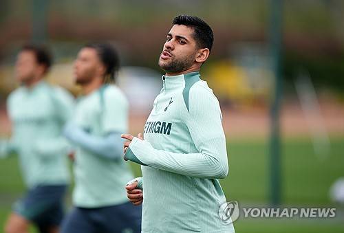 로메로가 22일(한국시간) 아르헨티나 기자 가스톤 에둘과의 인터뷰에서 다음에 뛰고 싶은 리그로 최근 이적설이 불거진 스페인 라리가를 언급했다. 연합뉴스