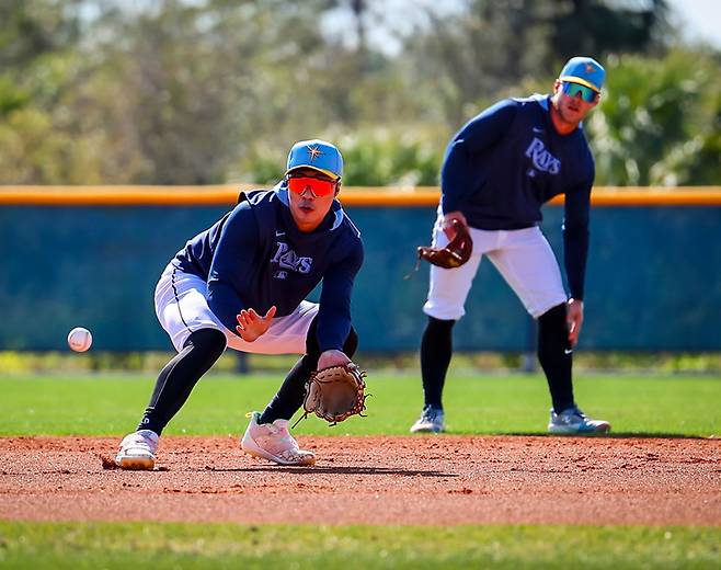 (김하성이 스프링캠프에서 수비훈련을 하고 있다)