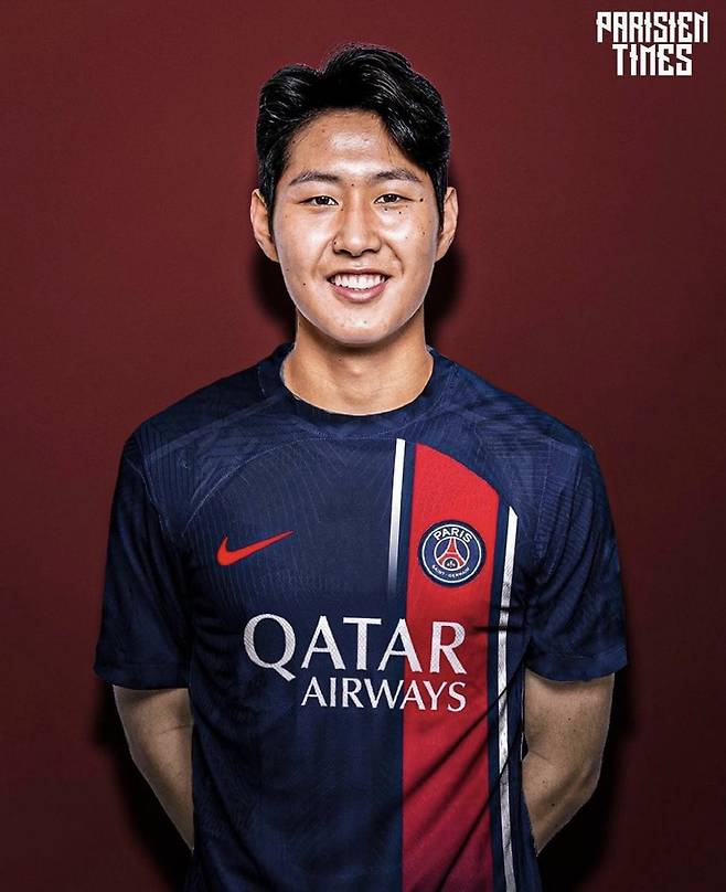 [스포츠조선 강우진 기자]이강인 파리 생제르맹(PSG)에서 확고한 주전은 아니지만, 여전히 남을 만한 가치가 있다는 현지 언론의 의견이 나오고 있다. 조만간 계약 연장 제시가 들어올 수 있으며 여전히 루이스 엔리케 PSG 감독은 이강인의 기대를 걸고 있다는 소식이다. 사진=SNS