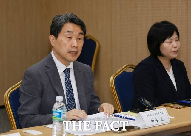 이주호 사회부총리 겸 교육부 장관은 지난 22일 대한의료정책학교가 주최한 의대생 간담회에 참석해 의학교육 정상화 방안, 24·25학번 학생 대상 교육 방안 및 향후 지원계획, 의학교육 발전 방향 등을 논의했다./교육부 제공