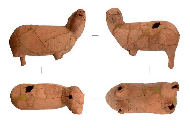 내동리 쌍무덤에서 출토된 동물형상 토제품. 전남도 제공