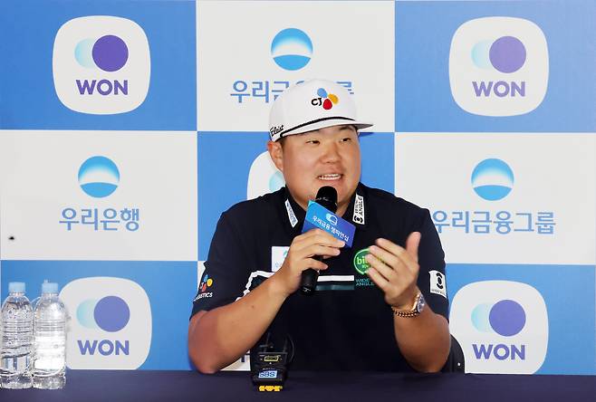 23일 오후 경기도 파주시 서원밸리 컨트리클럽에서 임성재가 기자회견하고 있다. 2023년과 2024년에 우리금융 챔피언십에서 우승한 임성재는 KPGA투어 우리금융 챔피언십(총상금 15억원) 3연패에 도전한다.   /연합뉴스