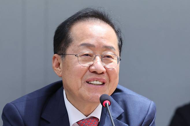 사진은 22일 홍준표 국민의힘 대선 경선 후보가 서울 용산구 대한의사협회에서 열린 간담회에서 발언하는 모습. 이날 홍 후보는 4강을 확정지었다. /뉴스1