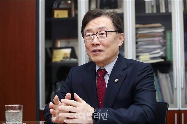 최재형 국민의힘 의원이 서울 여의도 국회 의원회관에서 데일리안과 인터뷰를 하고 있다. ⓒ데일리안 홍금표 기자