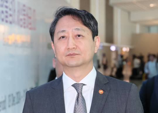 2+2 통상협의차 출국하는 안덕근 장관 [연합뉴스]