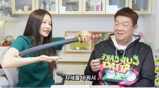 여자는휜게좋아요직진형이좋아요20.jpg 여자는 휜게 좋아요? 직진형이 좋아요?.jpg 휘어있는 고추가 좋아요 ? 직선인 고추가 좋아요 ?