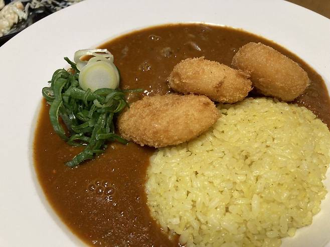 IMG_2378.jpeg 해피수요일-카레+ 토핑: 돈까스, 감자고로케