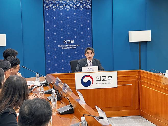 윤주석 외교부 영사안전국장은 지난 22일 여행업계 긴급 안전간담회를 주재하고 있다.(사진=외교부 제공)