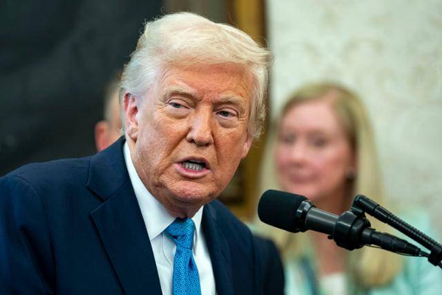 도널드 트럼프 미국 대통령이 22일 워싱턴 백악관에서 발언하고 있다. 워싱턴=UPI 연합뉴스