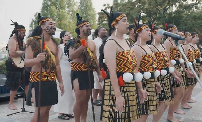 지난해 열린 2024 뉴질랜드 와인 페스티벌 (서울) 행사에서 펼쳐진 뉴질랜드 전통 공연 모습. 뉴질랜드 상공회의소 제공.