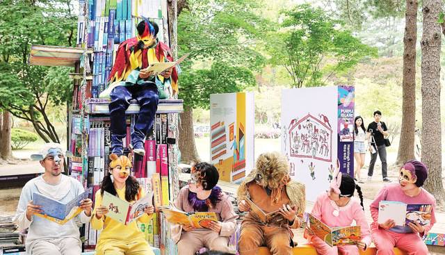 다음 달 3~18일 열리는 ‘남이섬세계책나라축제’. 세계적인 동화 작가 안데르센 탄생 200주년을 기념하며 2005년부터 시작됐다. 남이섬 제공