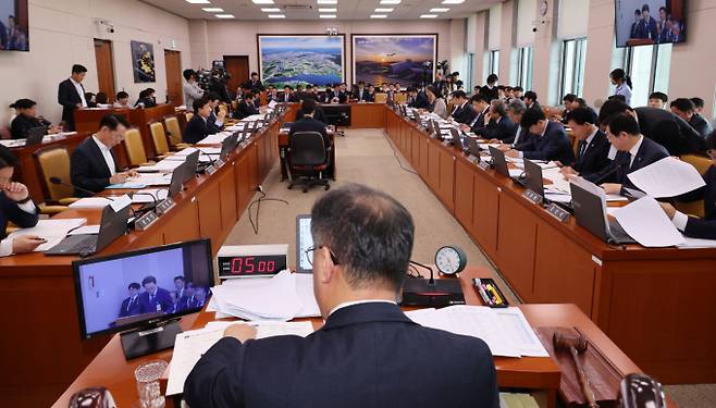 전세사기 피해 지원을 위한 특별법(전세사기특별법) 종료시점이 2027년 5월31일까지 연장된다. 사진은 국토교통위원회 전체회의 모습. /사진=뉴시스