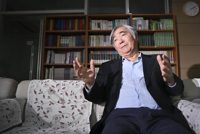 최동호 이사장은 ‘자연을 사랑하는 문학의 집·서울’이 위치한 남산 기슭(중구 예장동)에 대해 “남산을 둘러보는 여행 코스의 출발점이자 이완용과 데라우치의 한일병합조약이 체결된 현장인 ‘국치의 길’과 인접해 있다”며 “문학이 치유의 힘을 발휘해야 할 최적의 장소”라고 말했다. 백동현 기자