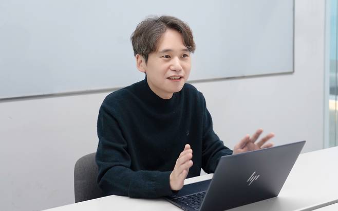 지난 18일 박웅도 토스쇼핑 리더가 서울 강남구에 위차한 토스 본사에서 기자와 만나 인터뷰하는 모습. [토스]