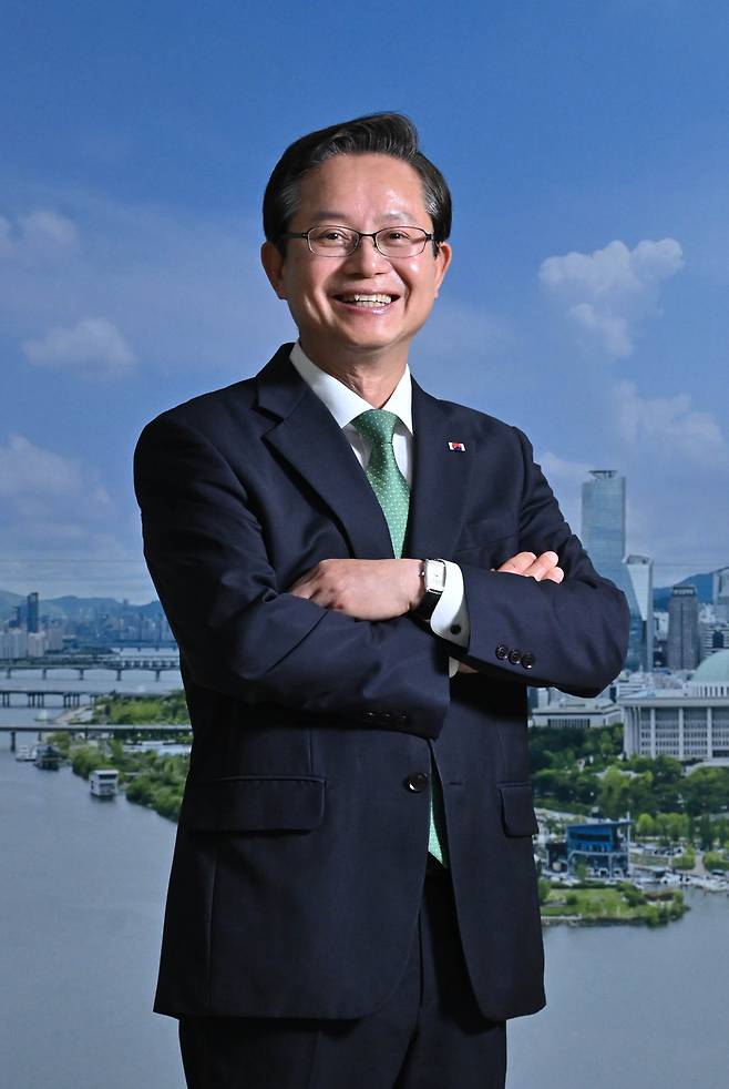 최호권 영등포구청장이 17일 오후 서울 영등포구청 집무실에서 헤럴드경제와 인터뷰에 앞서 포즈를 취하고 있다. 임세준 기자